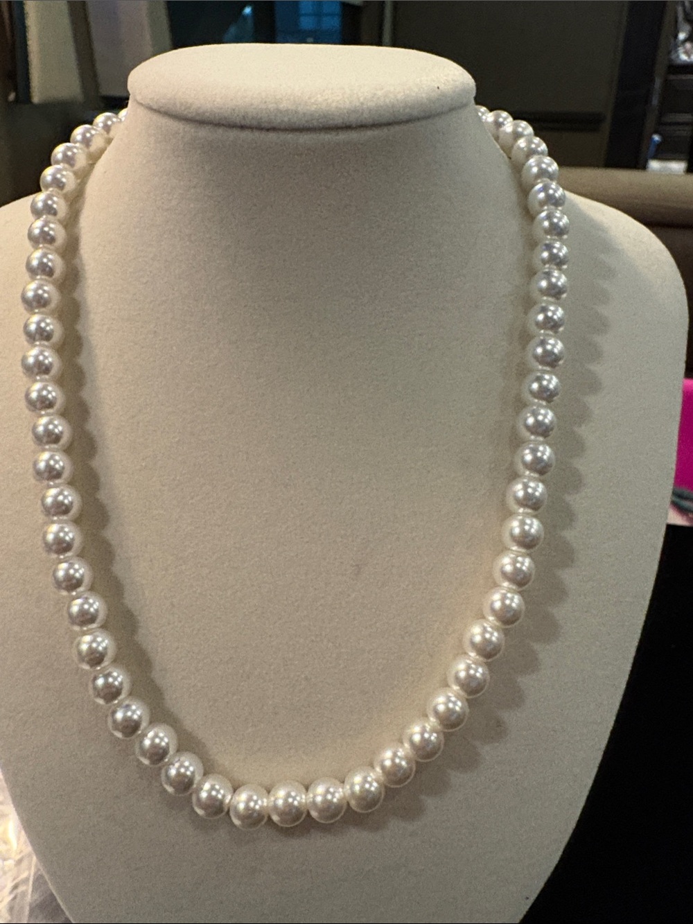 Classic White Pearl Necklace - Elegant Women's Jewelry
